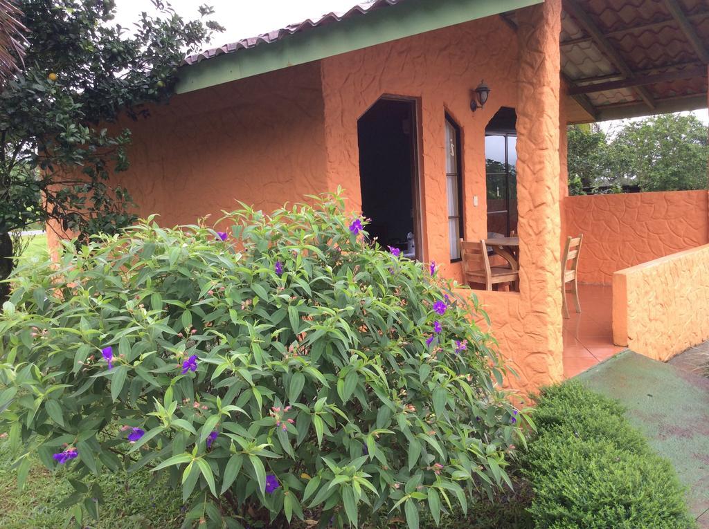 Hotel Cabinas Los Guayabos La Fortuna Zimmer foto