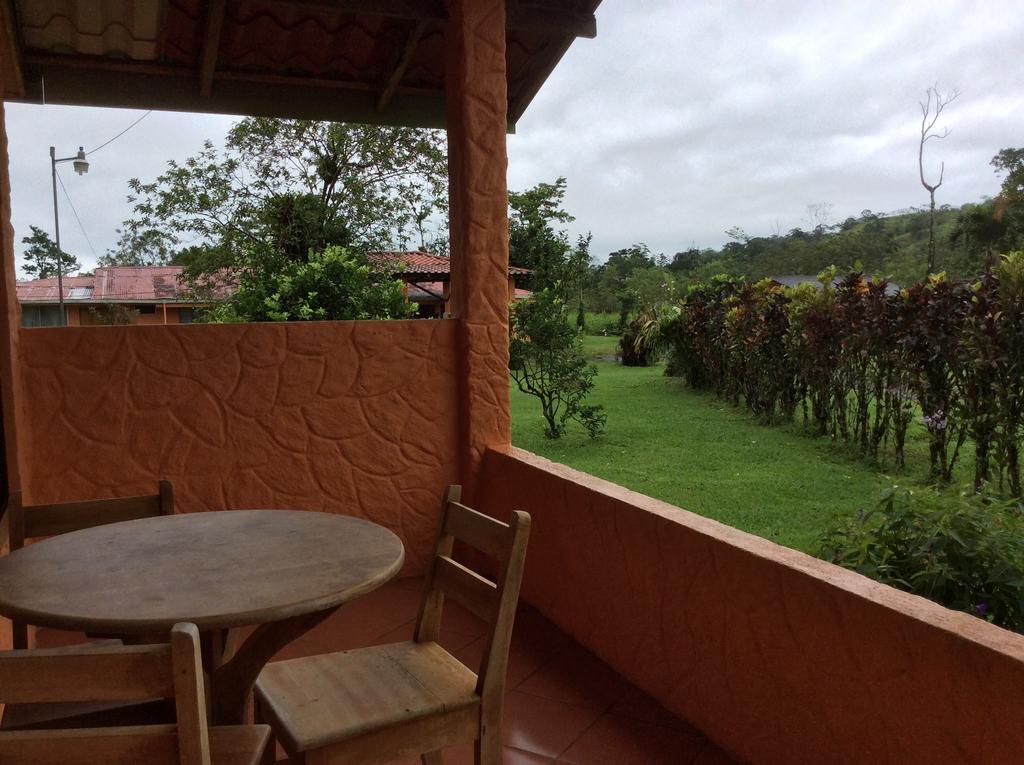Hotel Cabinas Los Guayabos La Fortuna Exterior foto