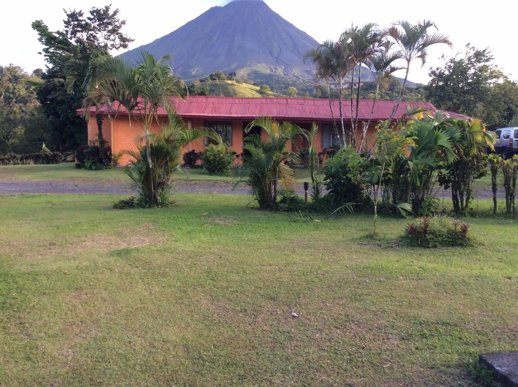 Hotel Cabinas Los Guayabos La Fortuna Exterior foto