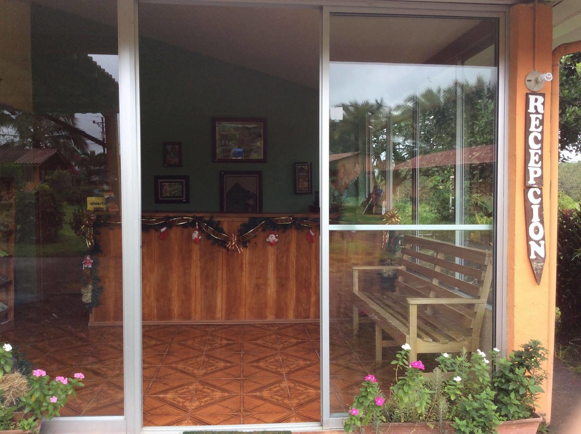 Hotel Cabinas Los Guayabos La Fortuna Exterior foto
