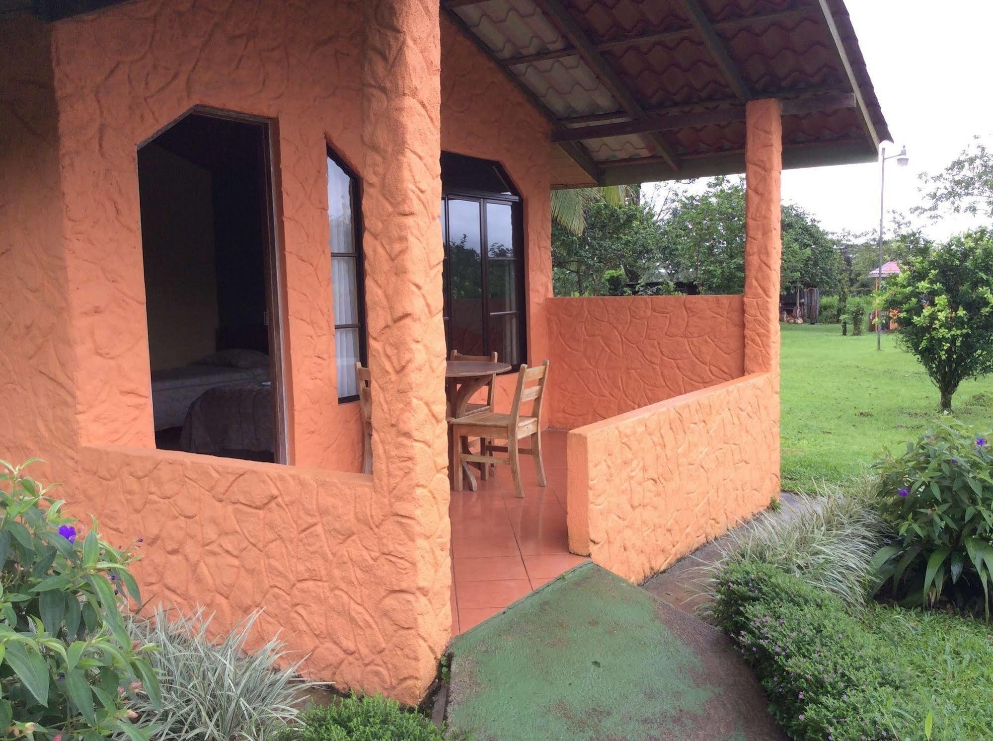 Hotel Cabinas Los Guayabos La Fortuna Exterior foto