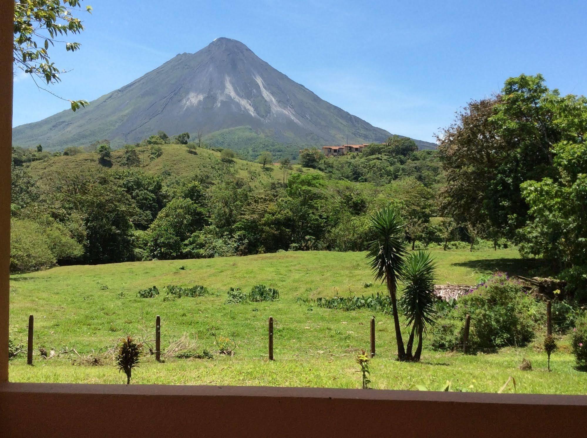 Hotel Cabinas Los Guayabos La Fortuna Exterior foto
