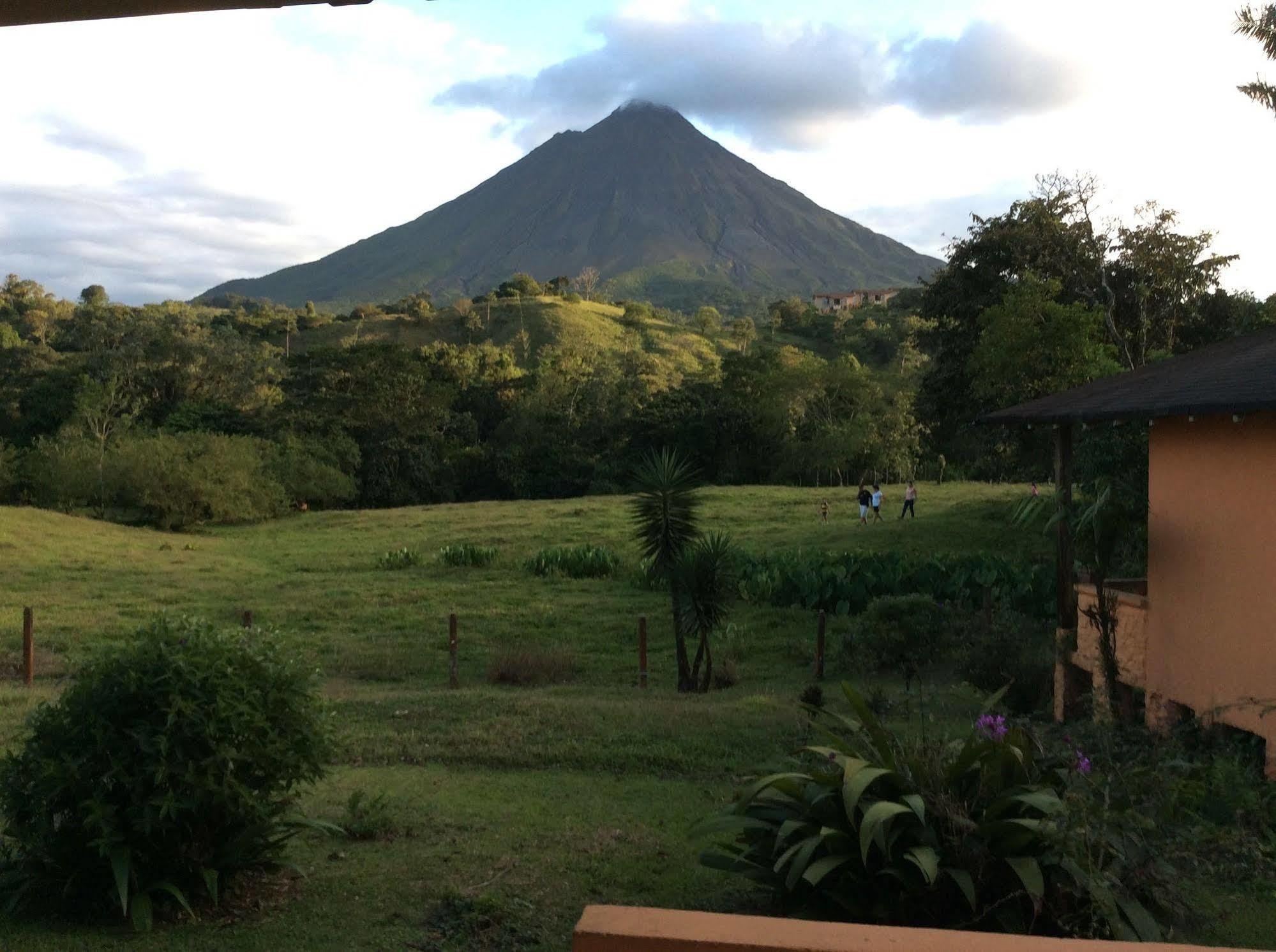Hotel Cabinas Los Guayabos La Fortuna Exterior foto