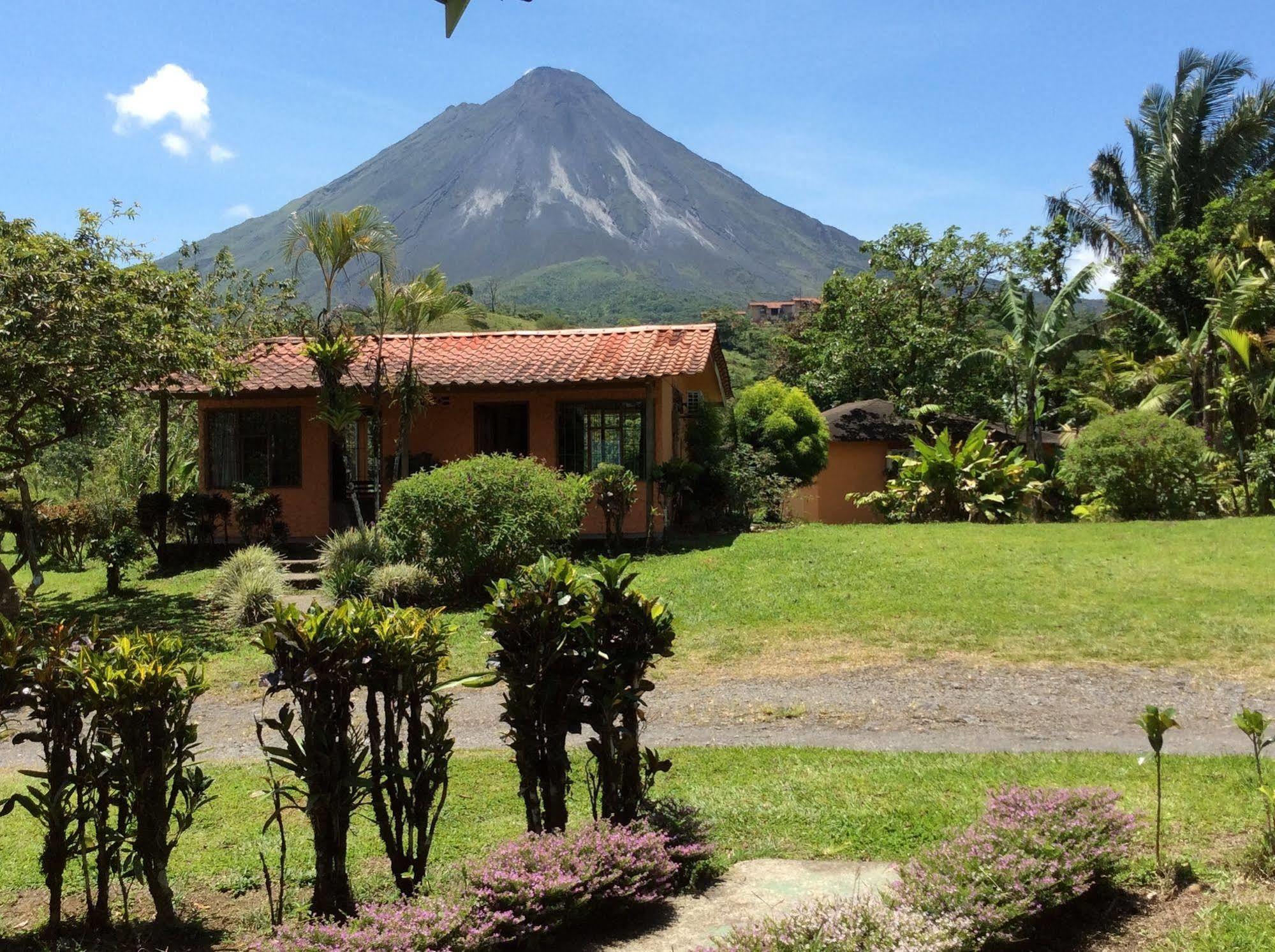 Hotel Cabinas Los Guayabos La Fortuna Exterior foto