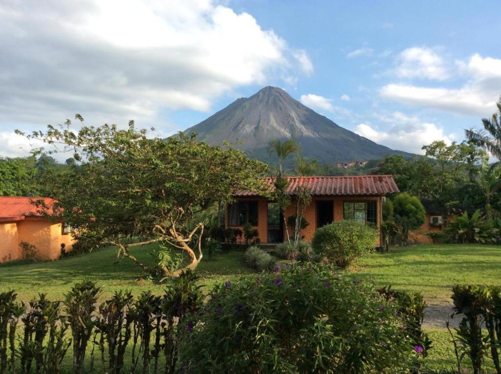 Hotel Cabinas Los Guayabos La Fortuna Exterior foto